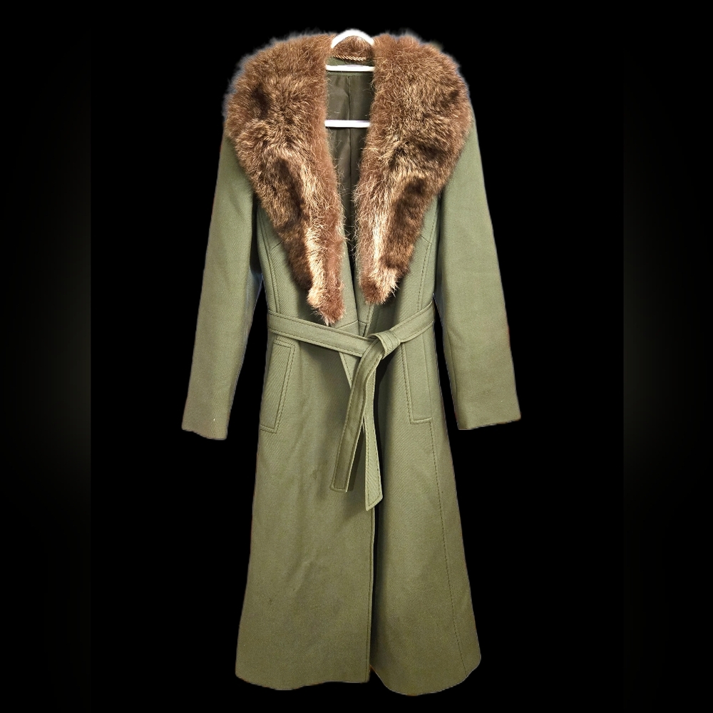 Green Wool Vintage Coat with Fur Collar